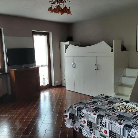 Le Chat Riant Fenis Exterior foto