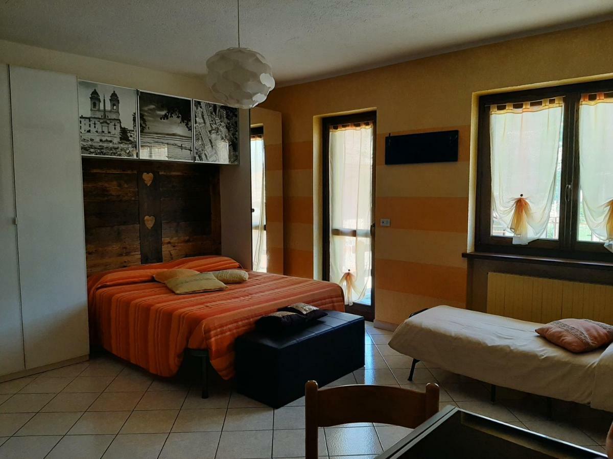 Le Chat Riant Fenis Exterior foto
